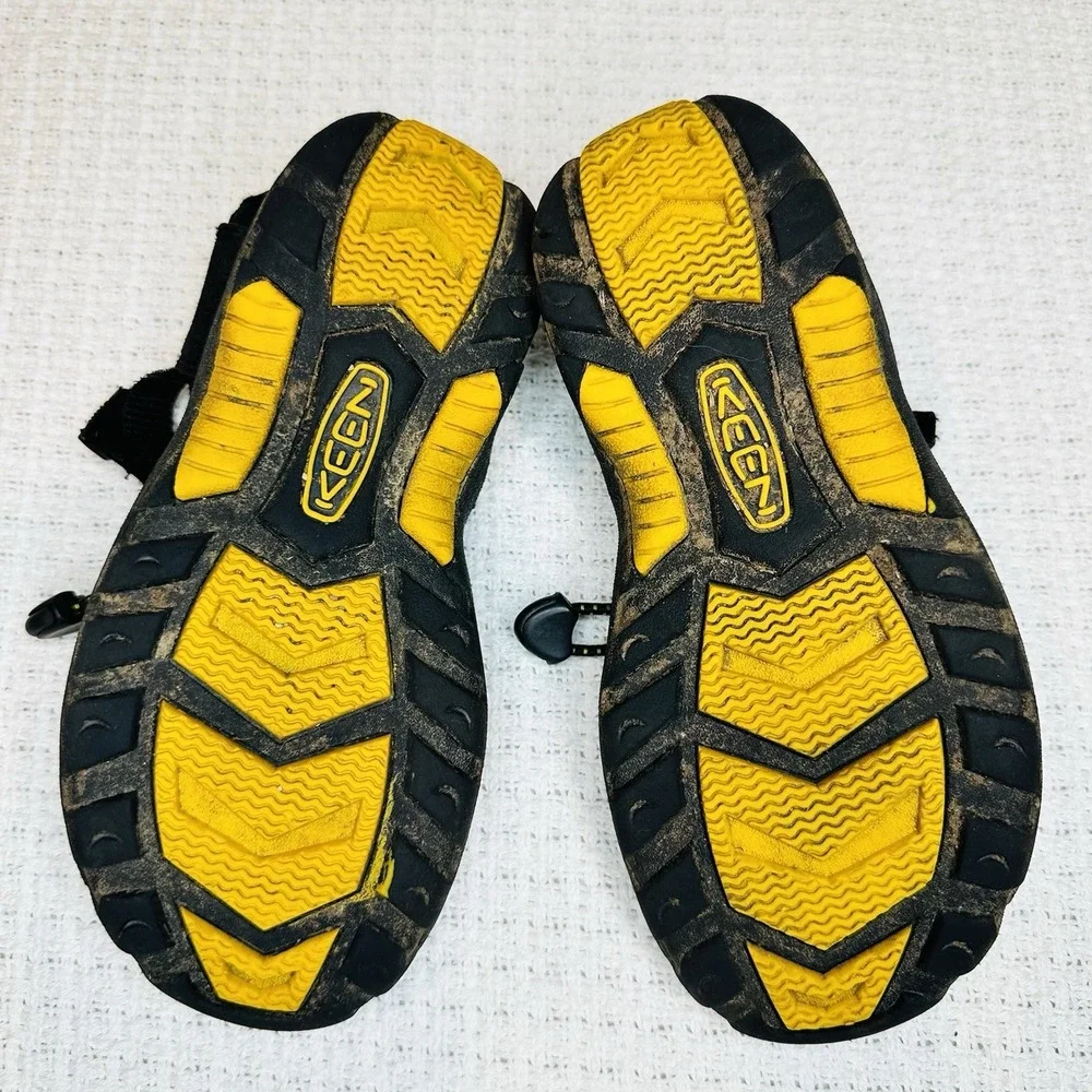 Keen Kids Newport H2 Sandals Waterproof Black Summer‎ Travel Hiking Fish -sz 2